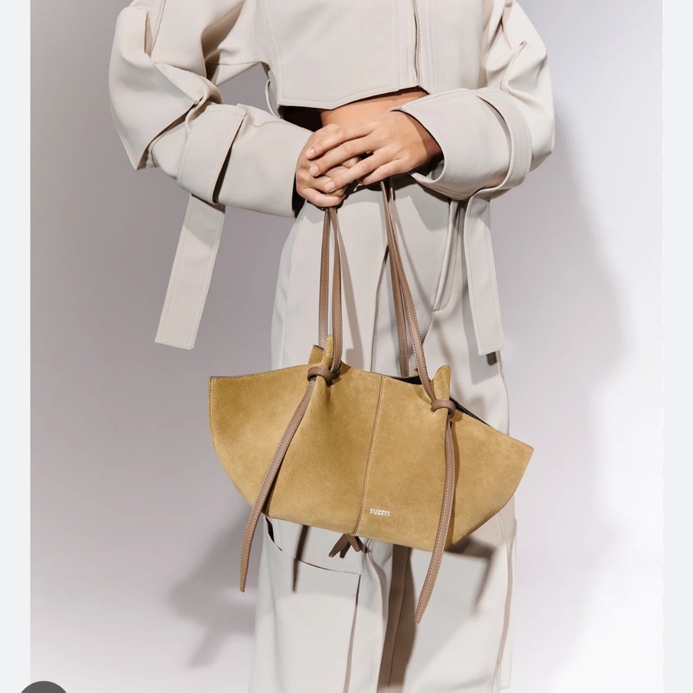 Yuzefi Mochi Shoulder Bag